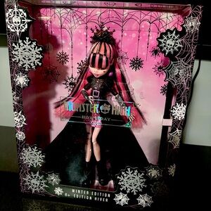 Monster High Howliday Draculaura